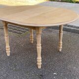 Renovated Louis Philippe round extendable dining table 115cm for 6 people.