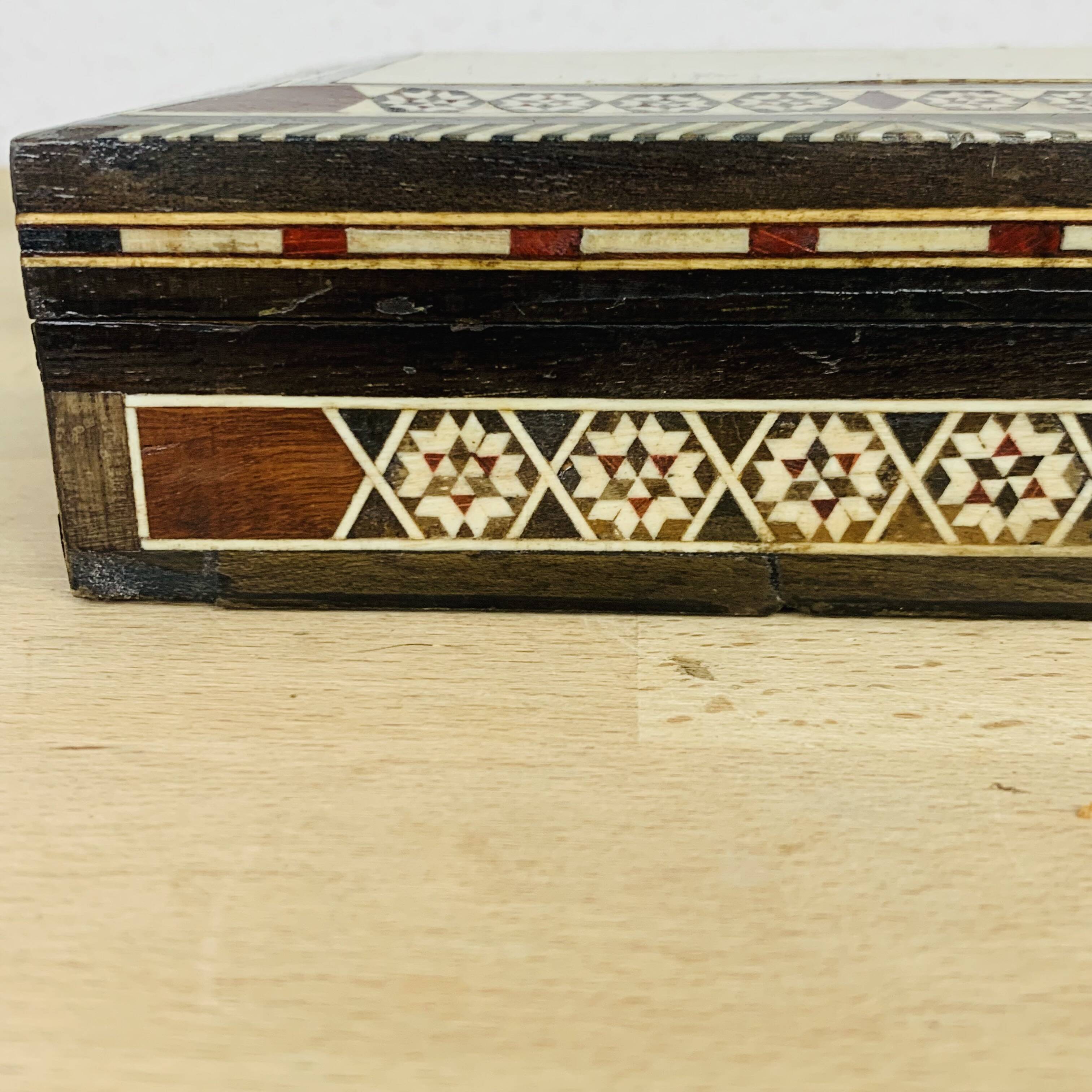 Mother-of-pearl and wood marquetry jewelry box