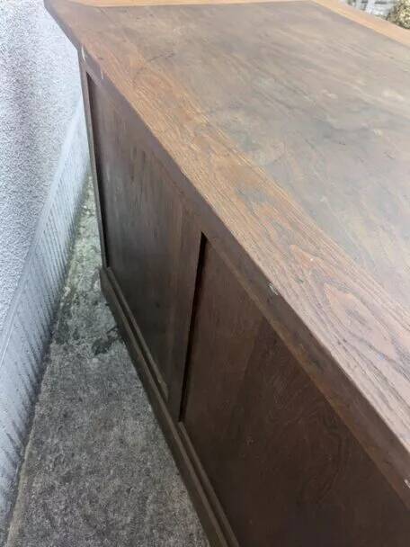 Administrative adult desk