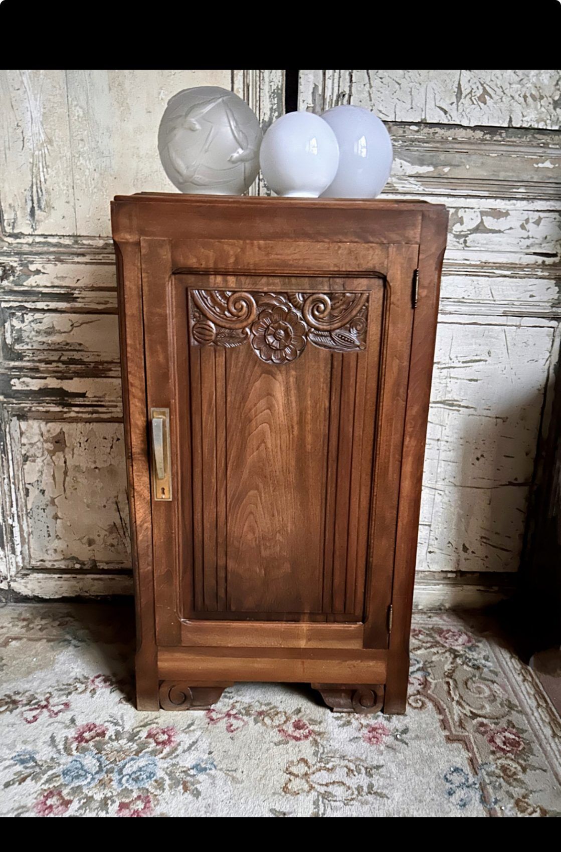 Art Deco walnut buffet – The elegance of the 1930s