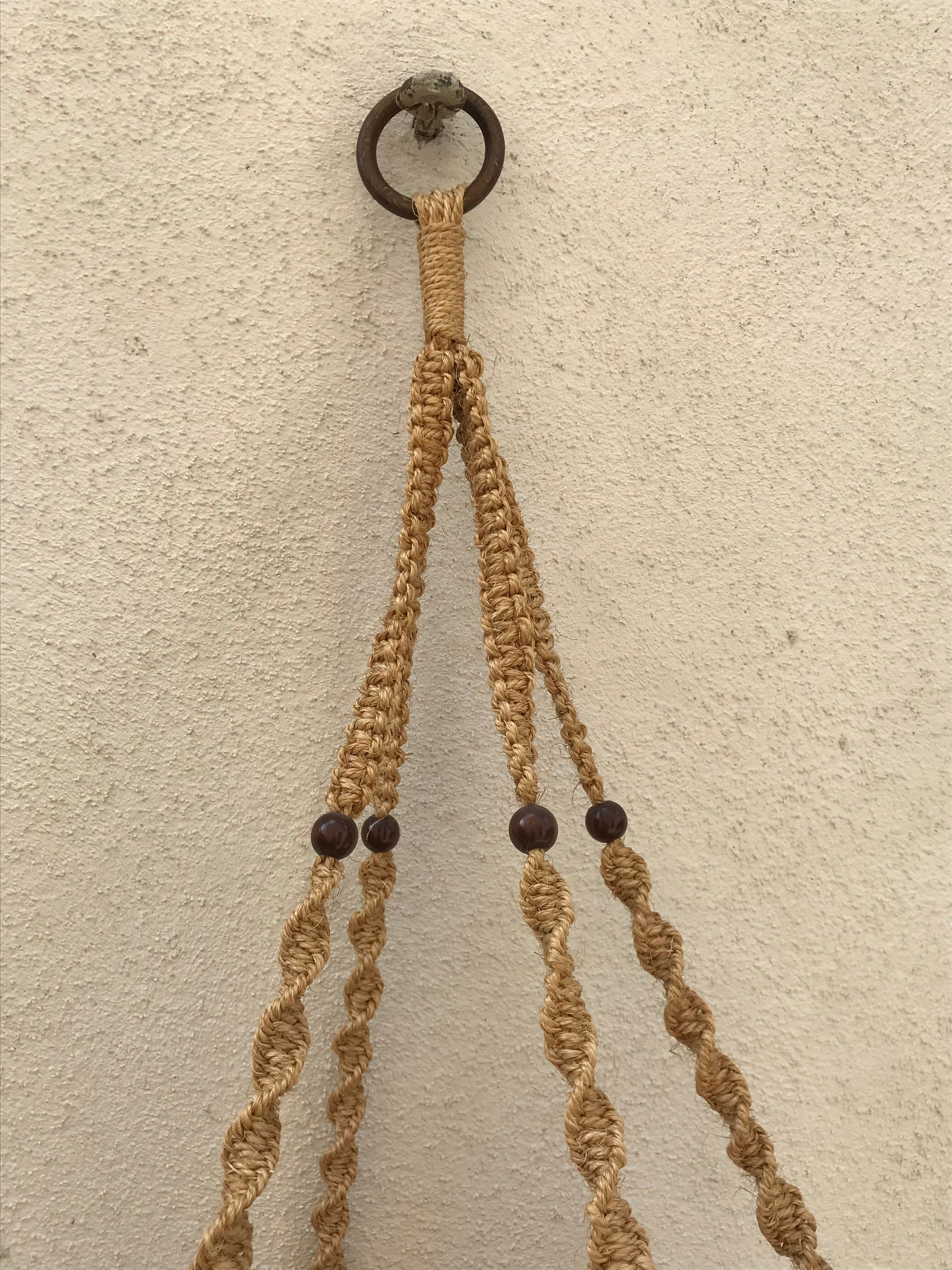 Plant door in macramé