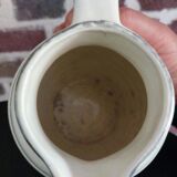 Old earthenware pitcher Onnaing