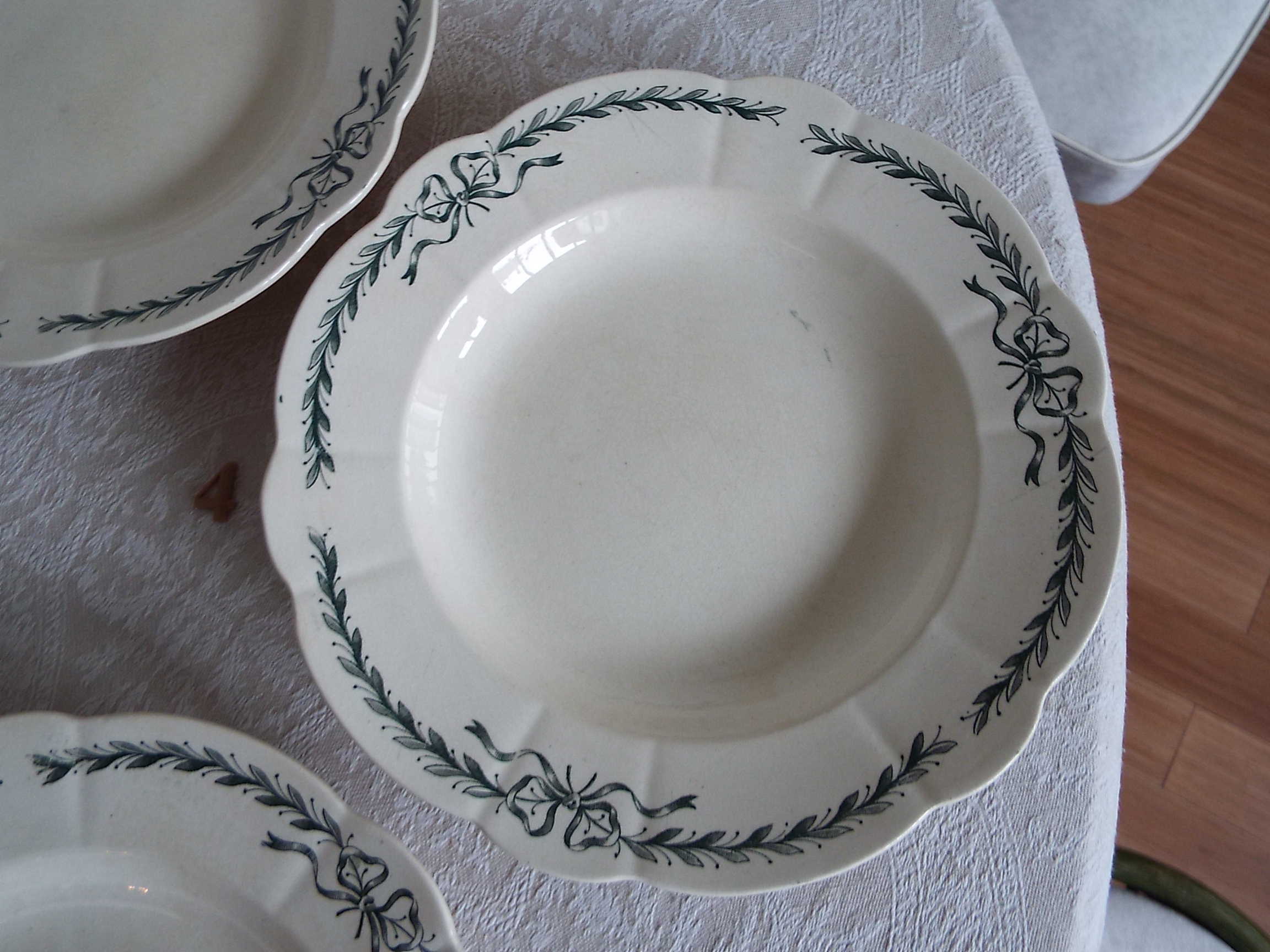 4 semi-hollow plates iron earth Longchamp