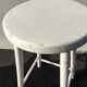 Tabouret scandinave en bois teinté blanc 60