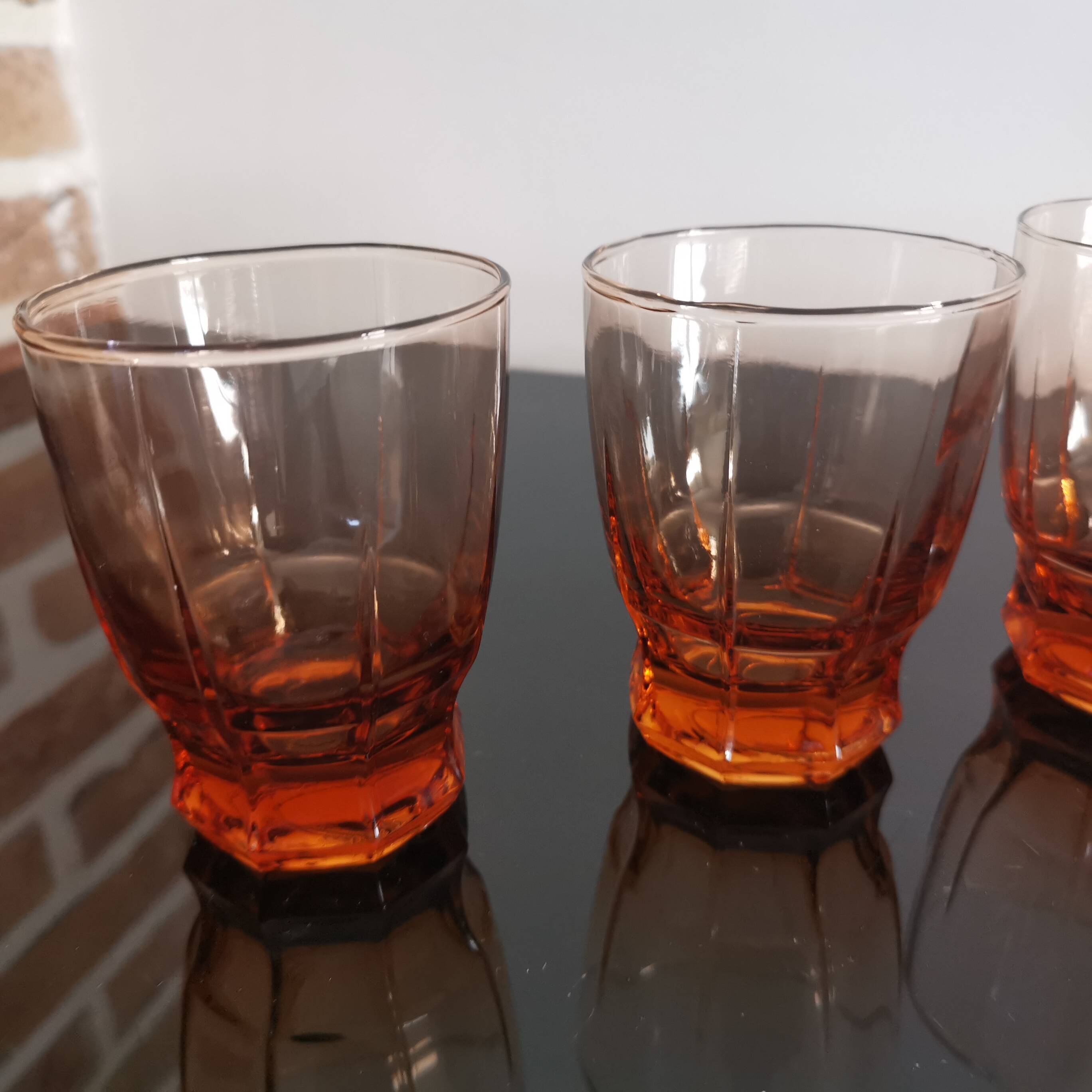 Série de 4 verres à eau des années 30 rose fumé