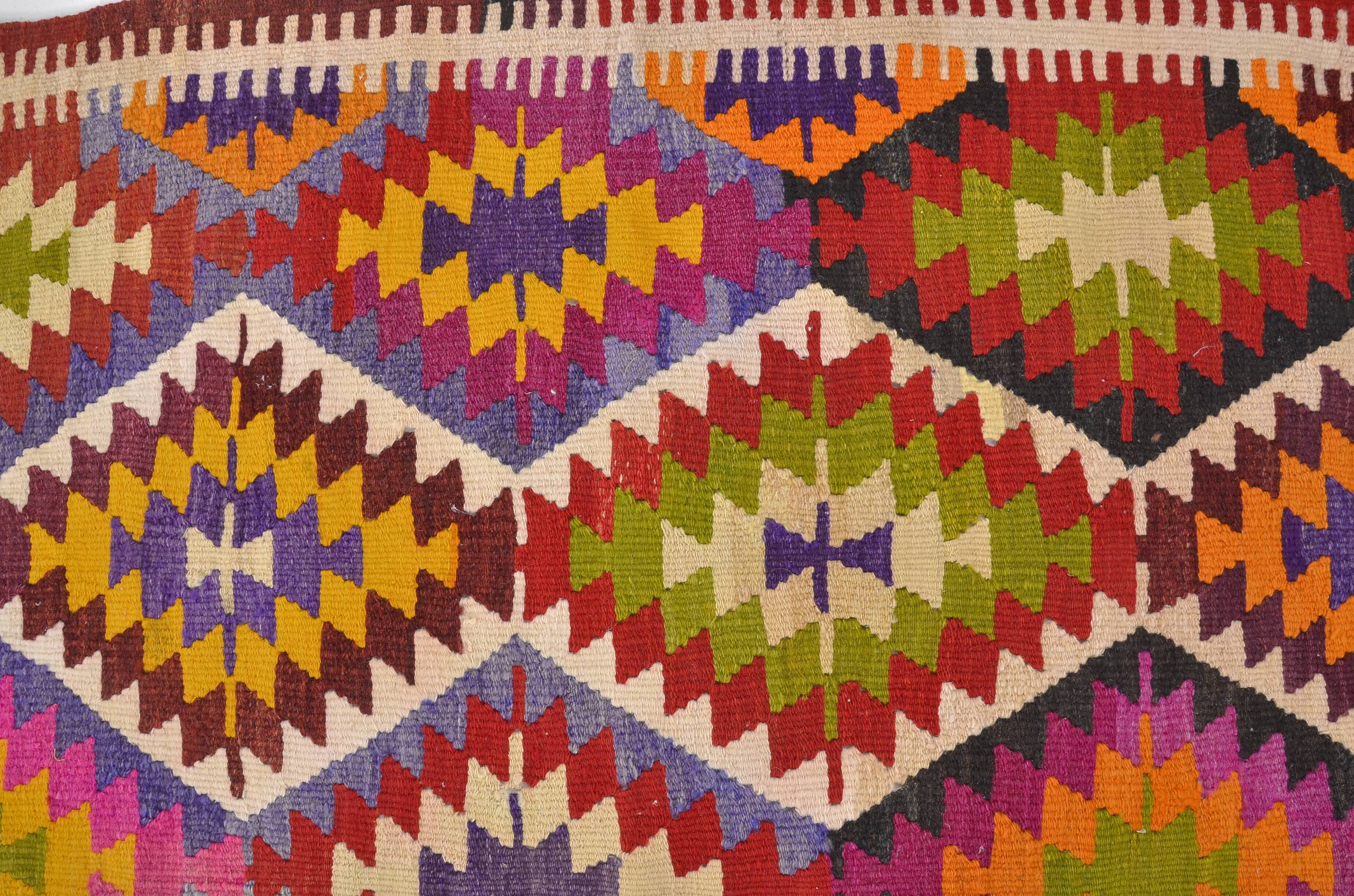 Small Oushak Multicolour Kilim Rug sk 1677
