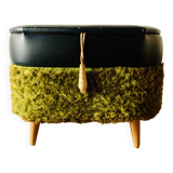 Vintage moumoute chest pouf