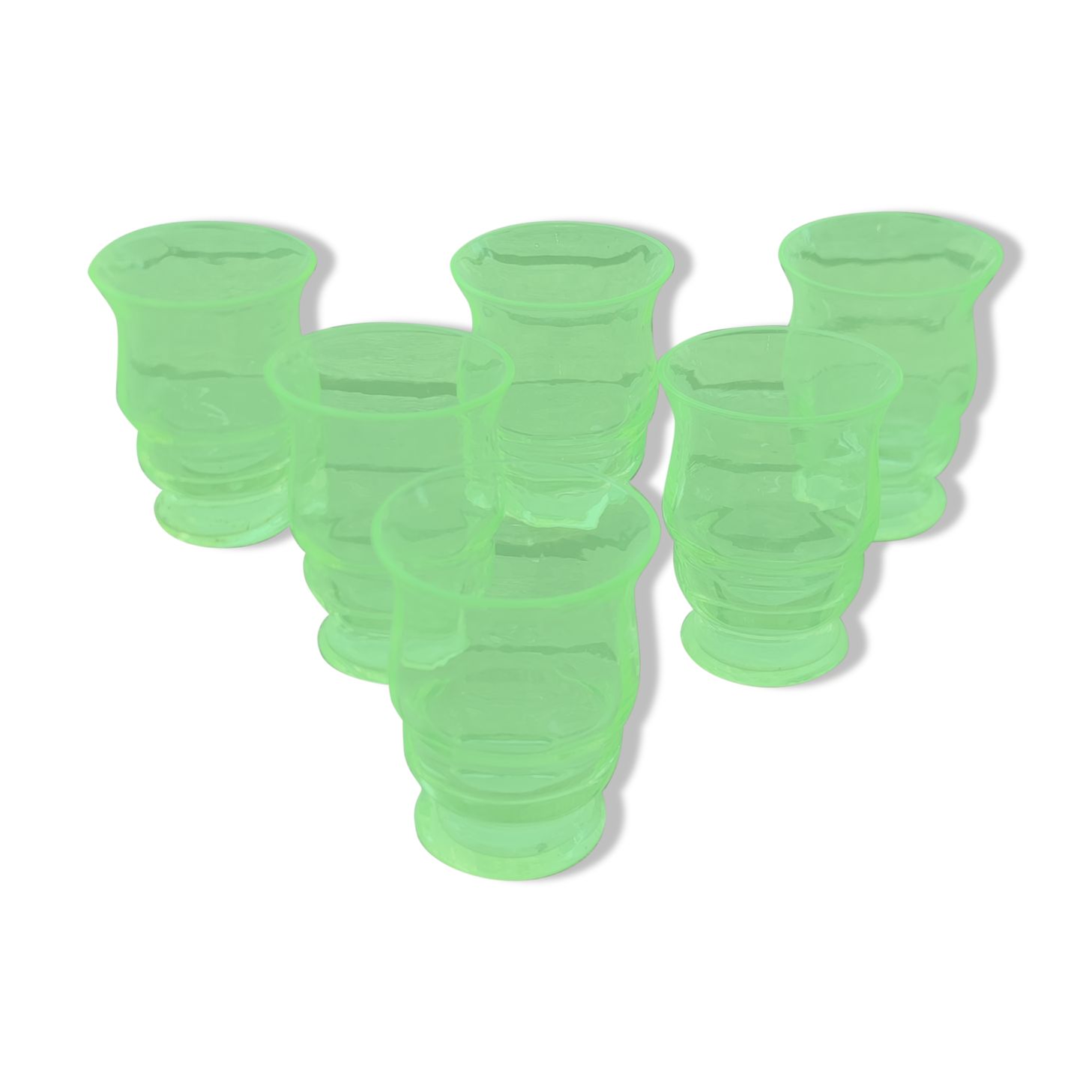 6 glasses of uralegrass liqueur