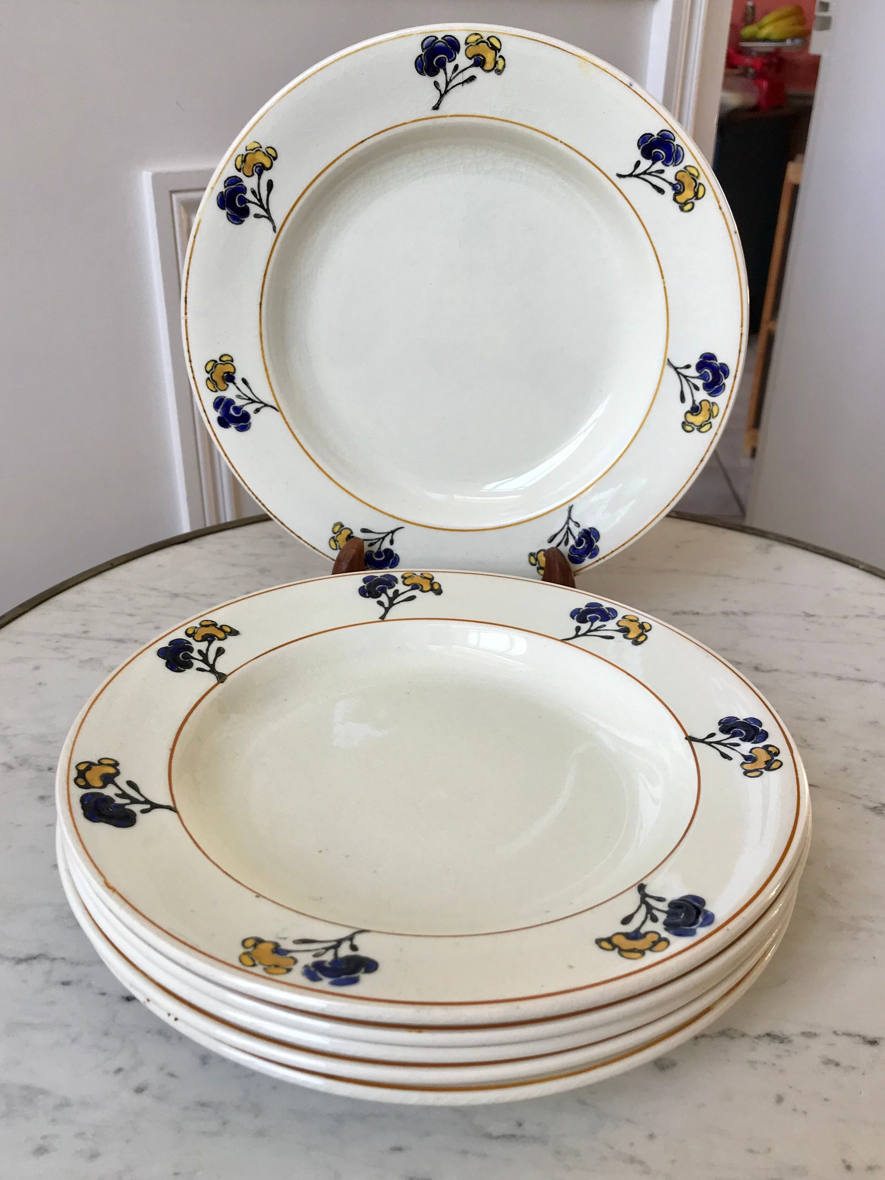Lot de 6 assiettes creuses Terre de Fer modèle "Roméo" début XXème