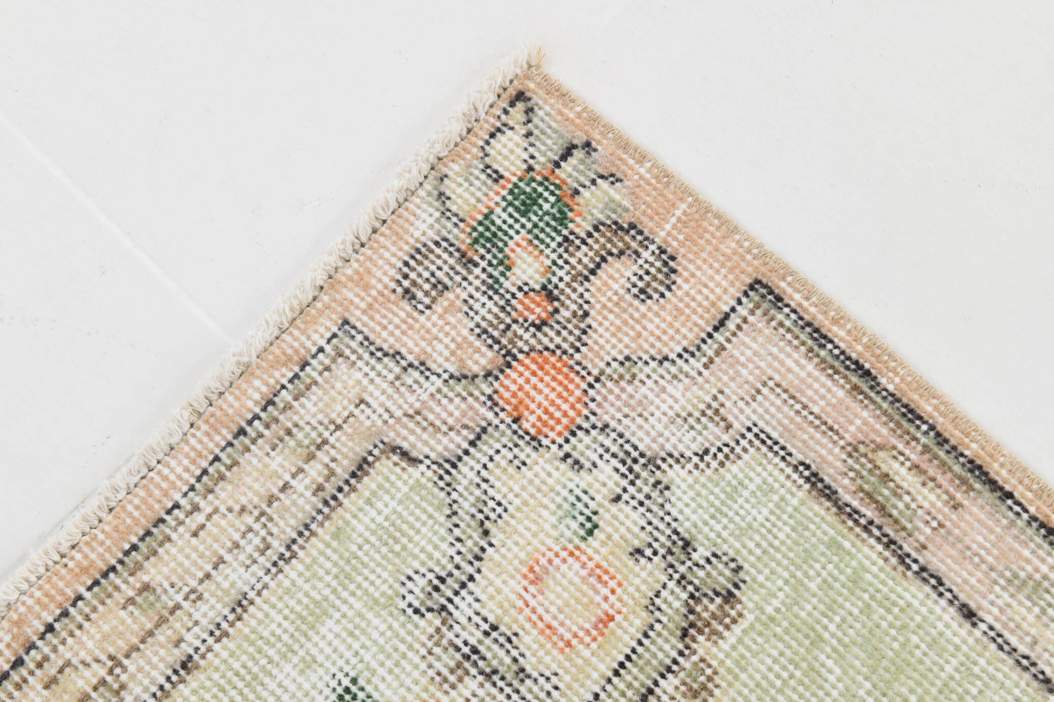 Soft Peach Muted Wool Vintage Rug For Home Decor, 184x292 Cm