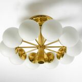 Plafonnier en laiton des années 1960 de style Space Age avec 10 boules en verre par Kaiser.