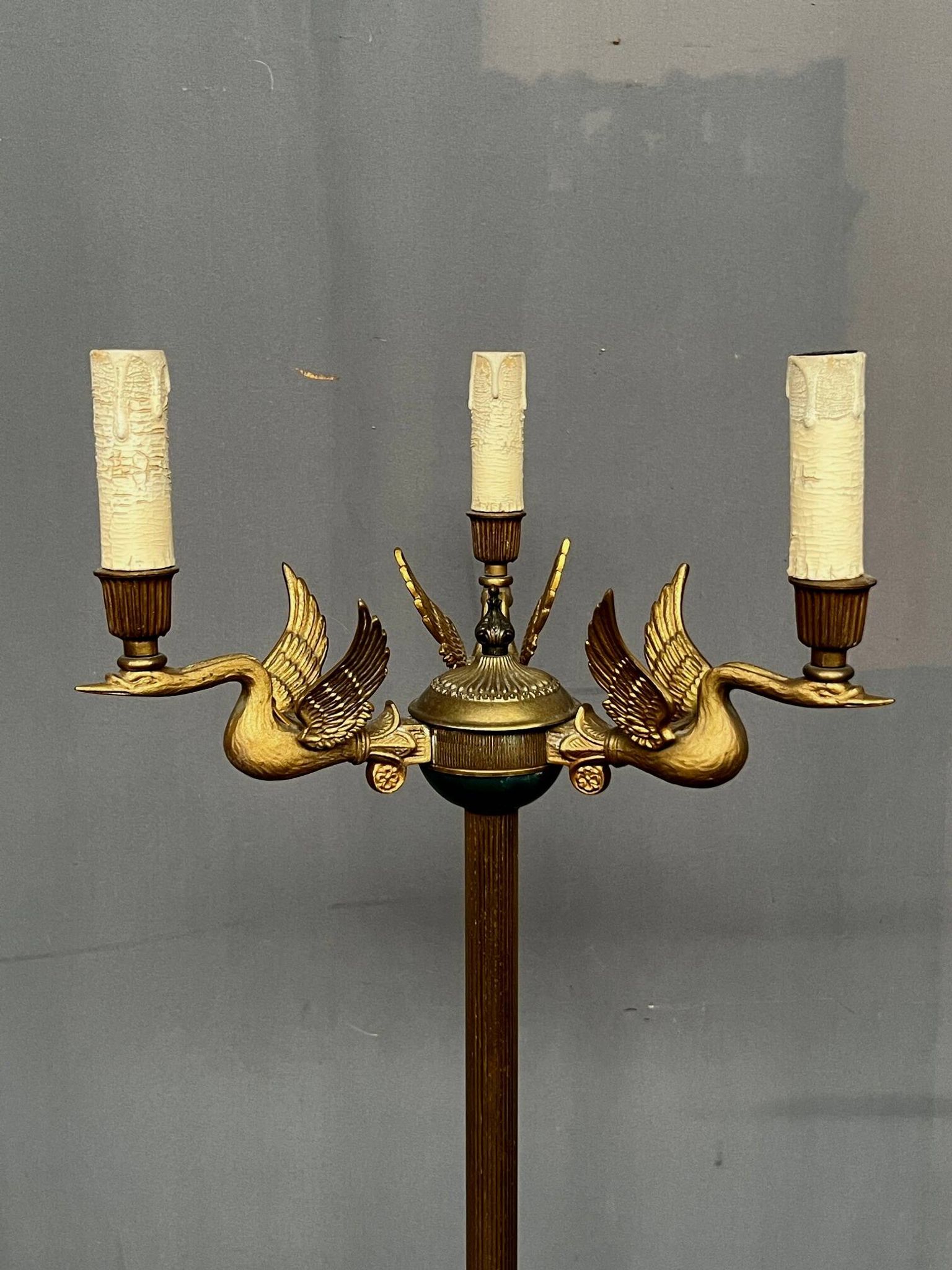 Lampadaire de style Empire. Bronze.