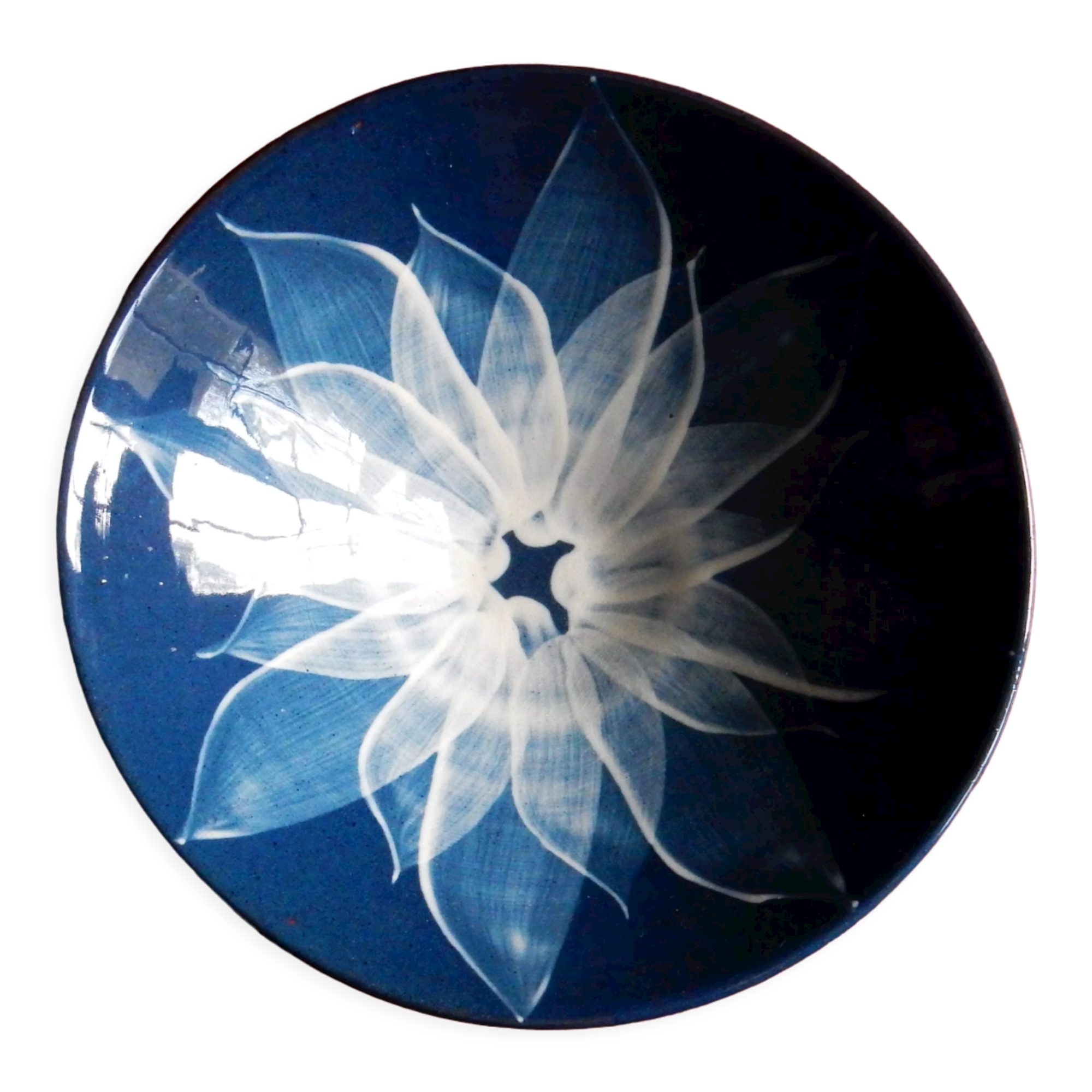 Empty pocket, blue ceramic bowl minimalist floral pattern