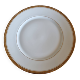 Rimmed dessert plate