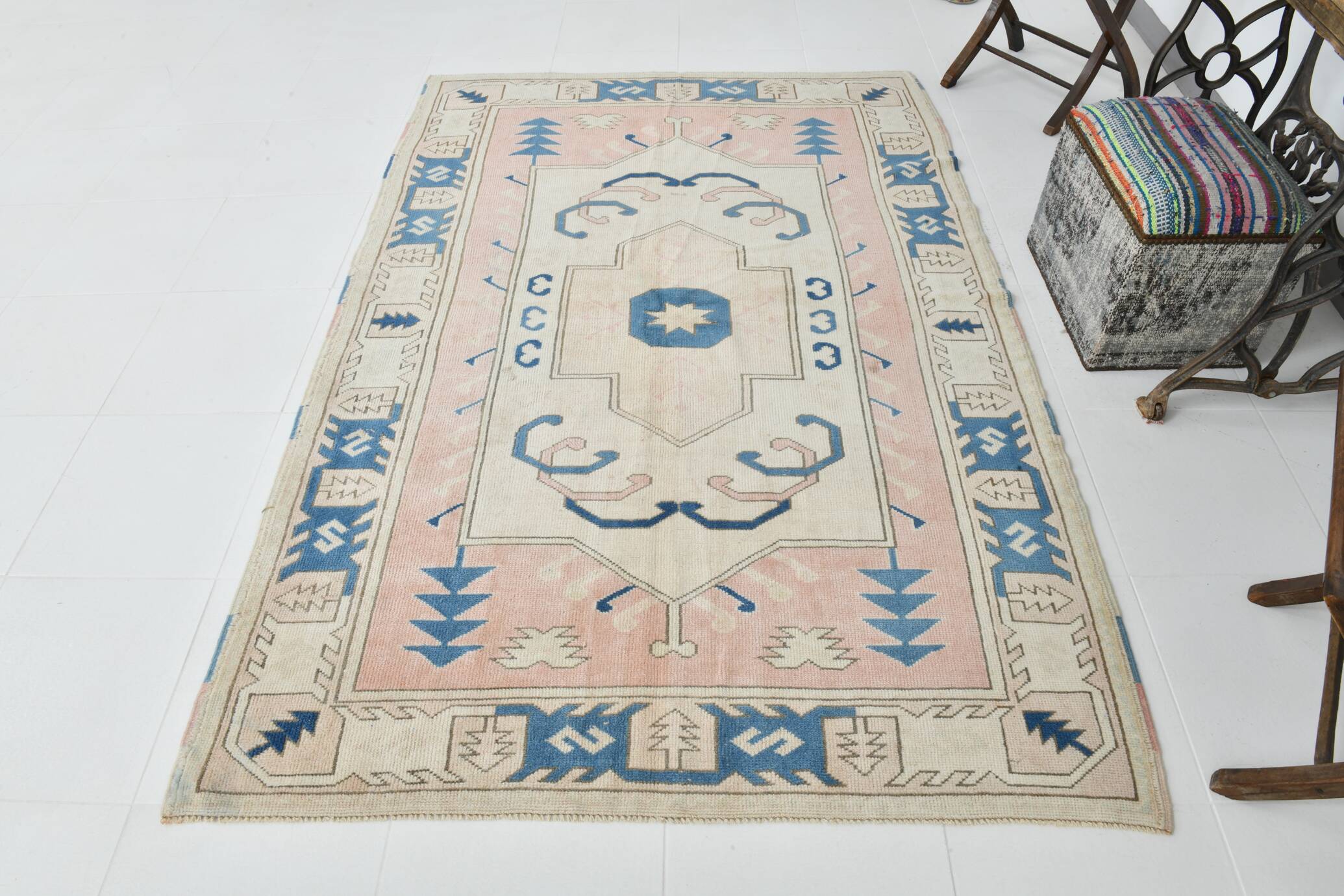 5x7 Peach & Blue Contemporary Vintage Rug, 154x226Cm SK22969