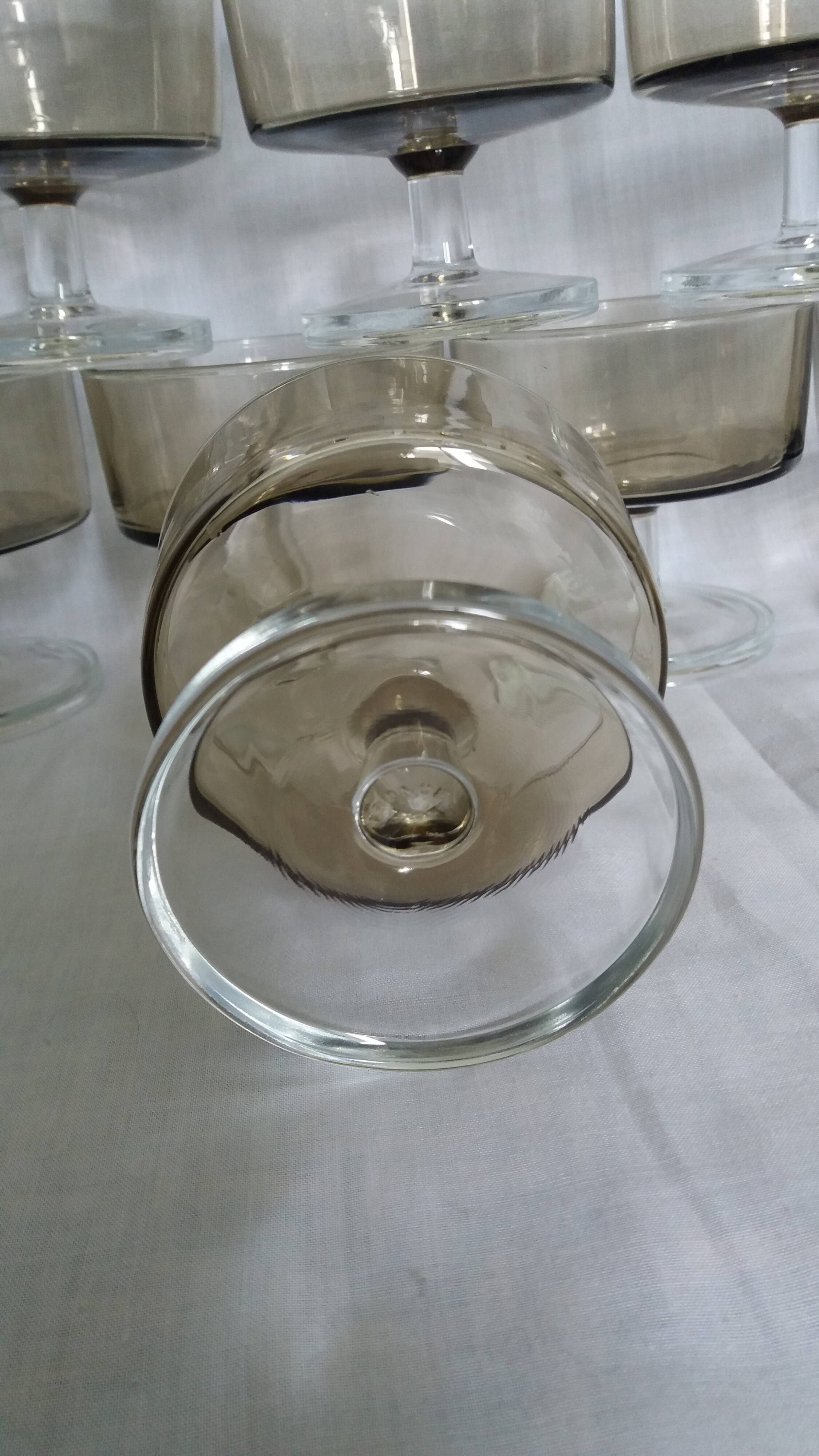 Ice cream coupe, stemmed glass, smoked glass verrines "space age"