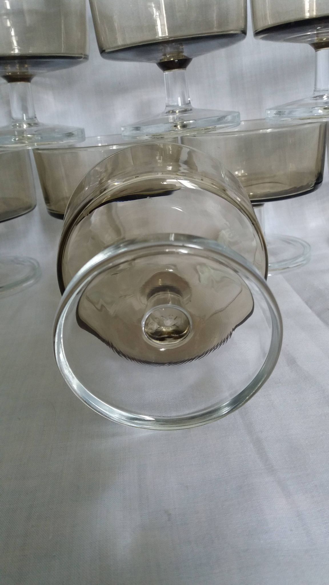 Ice cream coupe, stemmed glass, smoked glass verrines "space age"