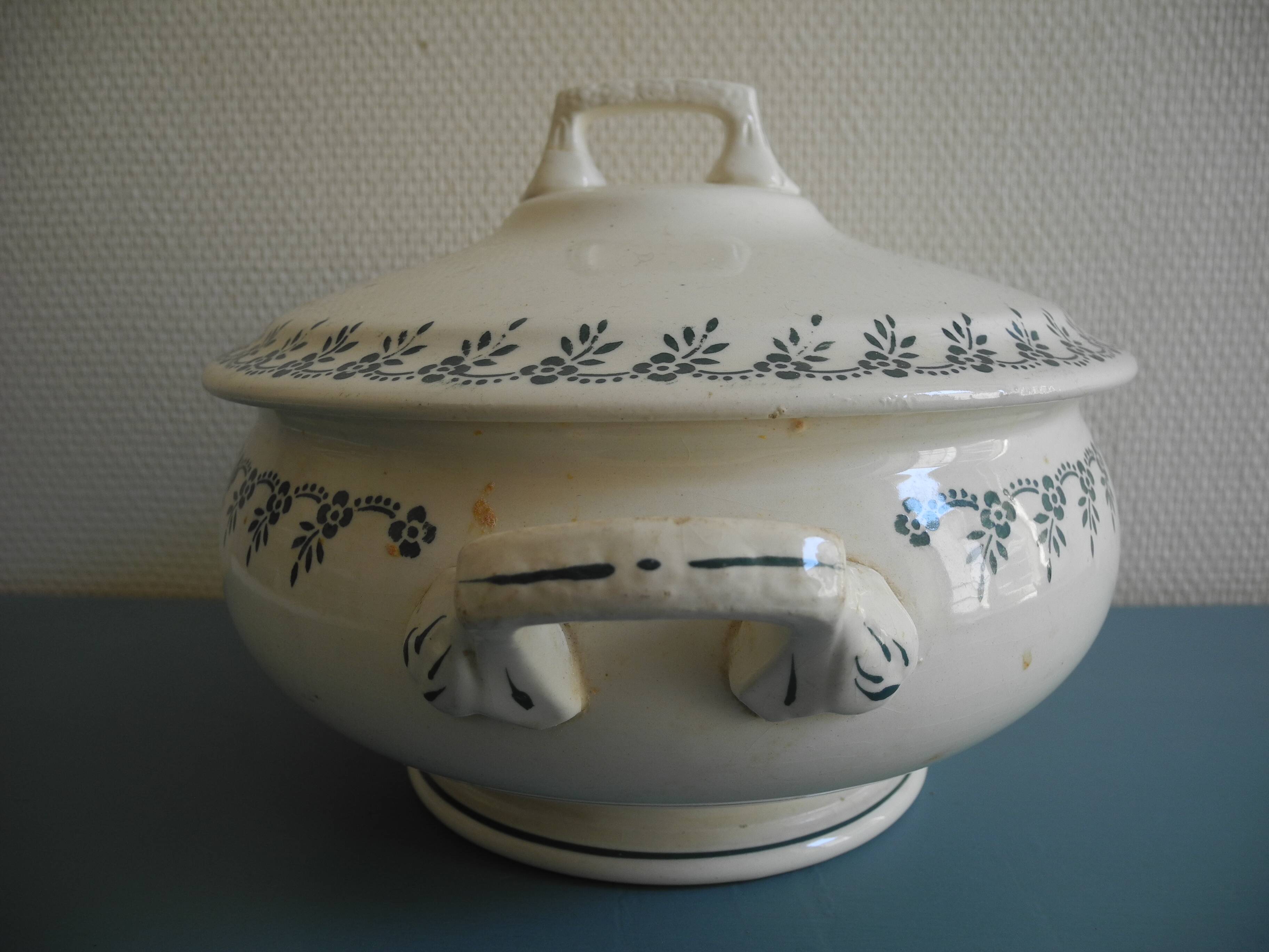 ancien légumier soupière Terre Fer Choisy Roi antique french dish