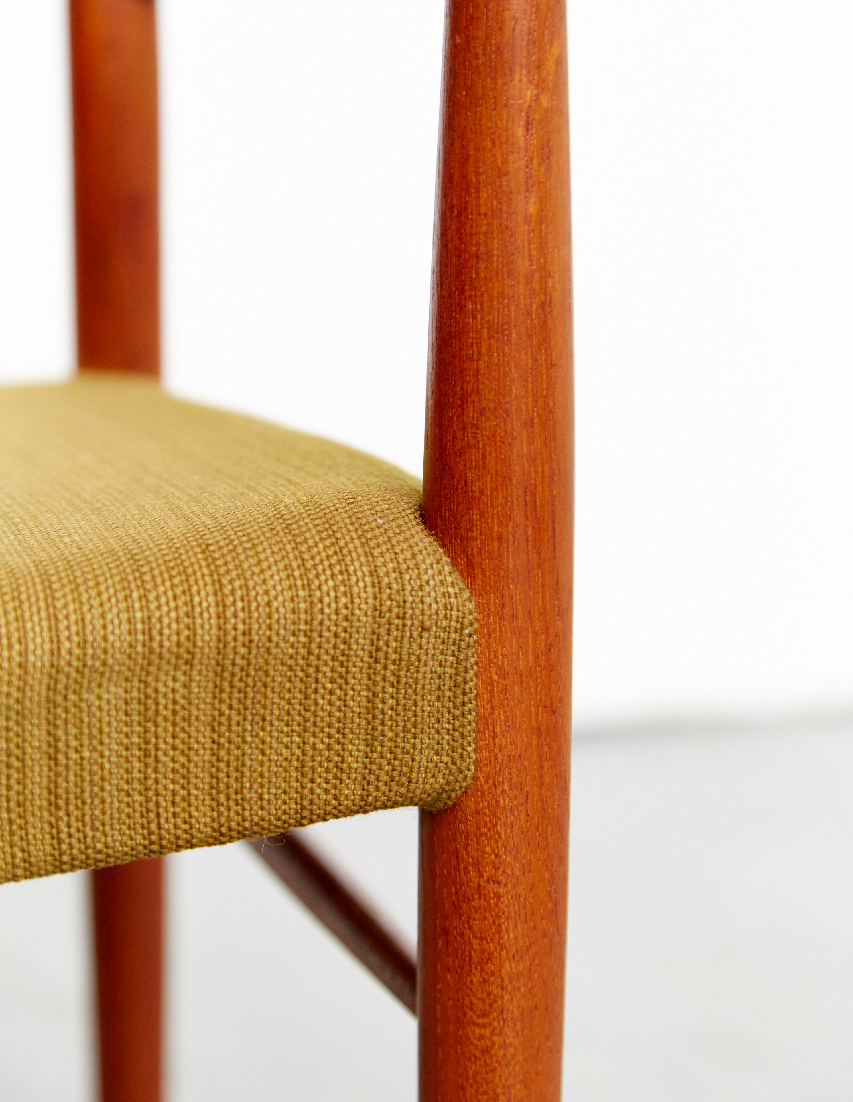 Table de salle à manger par Nanna Ditzel pour Saren Willadsen et chaises conçues par Kai Lyngfeldt-Larsen
