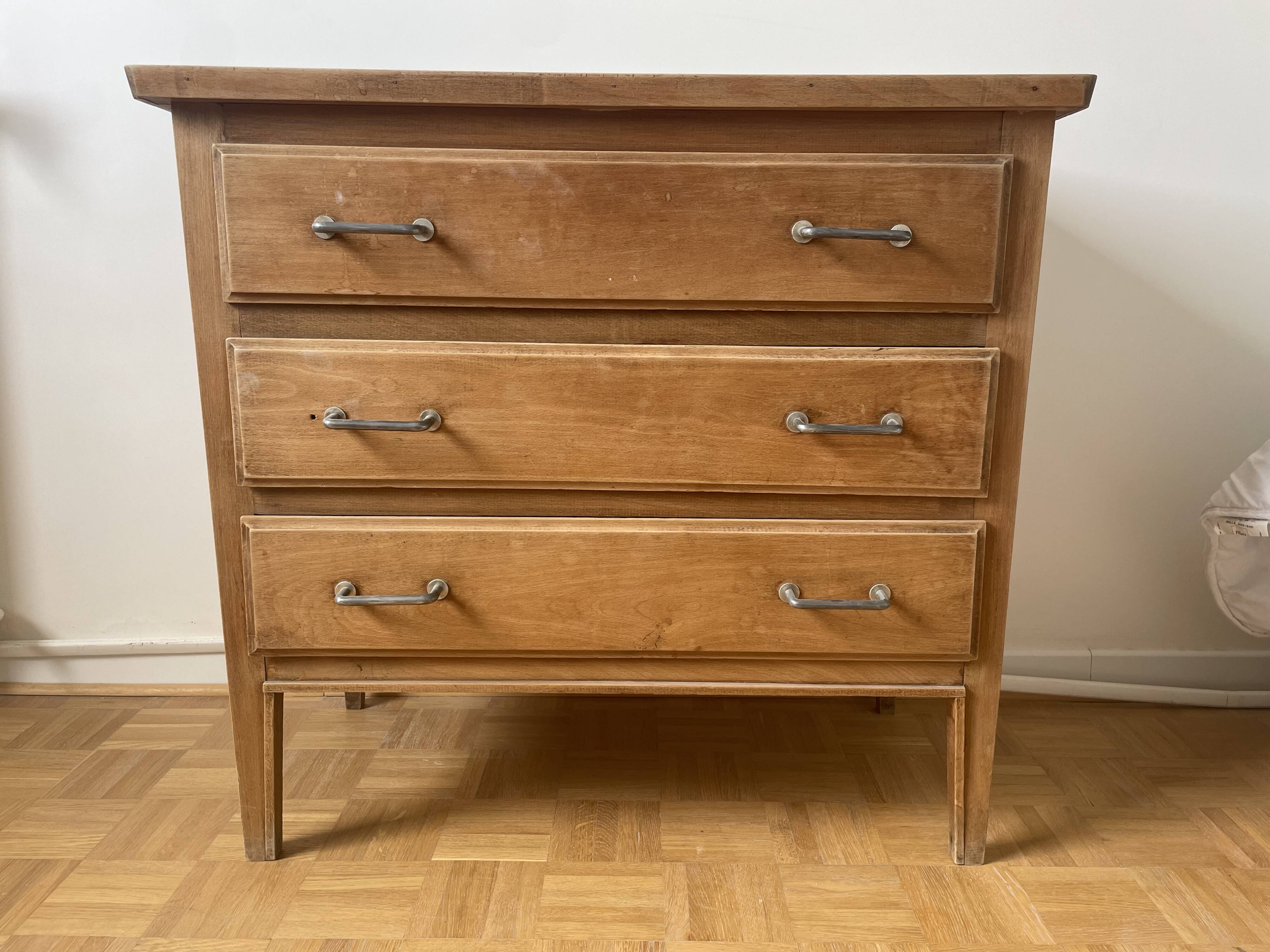 Natural wood chest of drawers