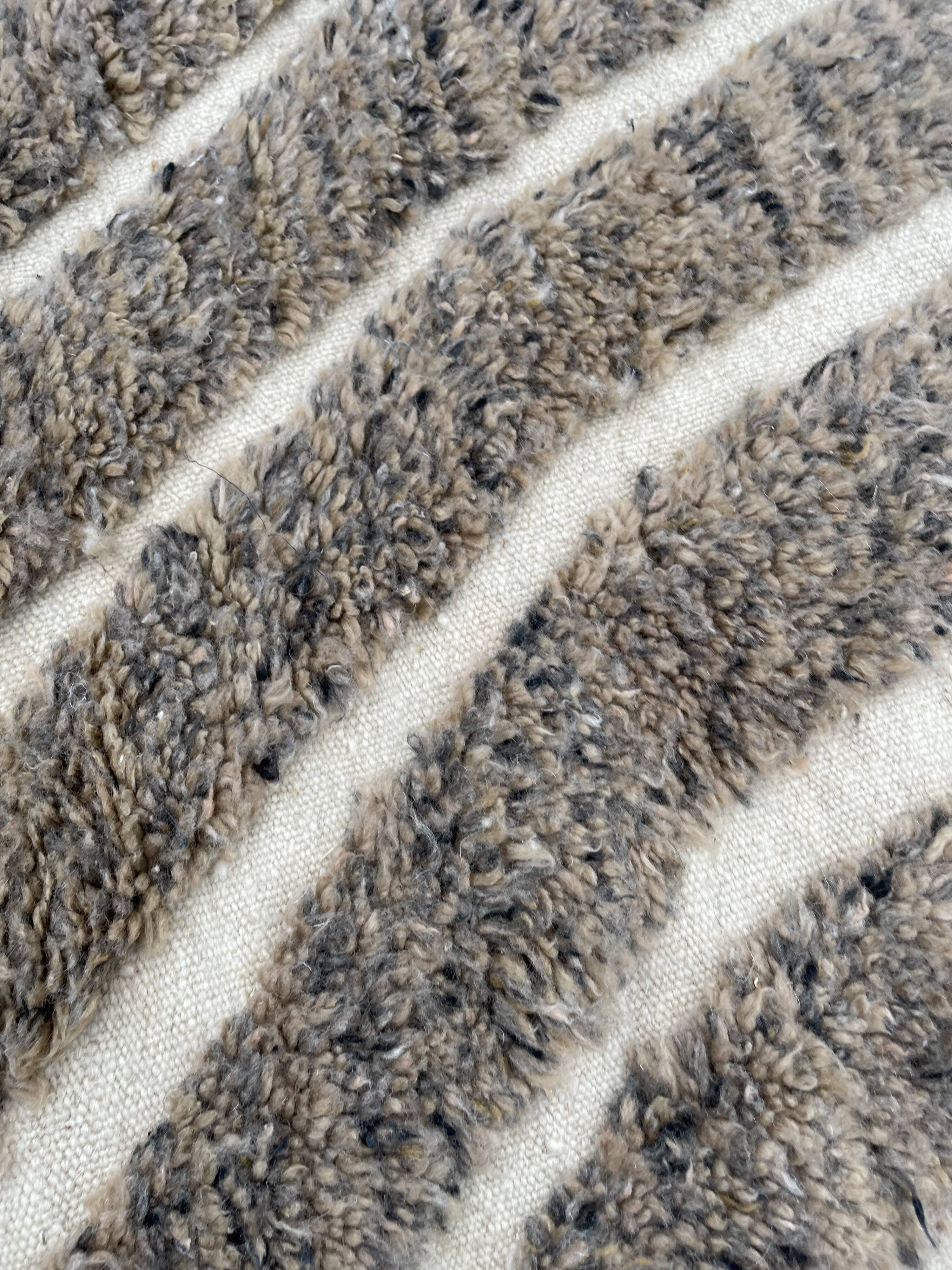 Contemporary berbere rug beni ouarain, 180x270 cm