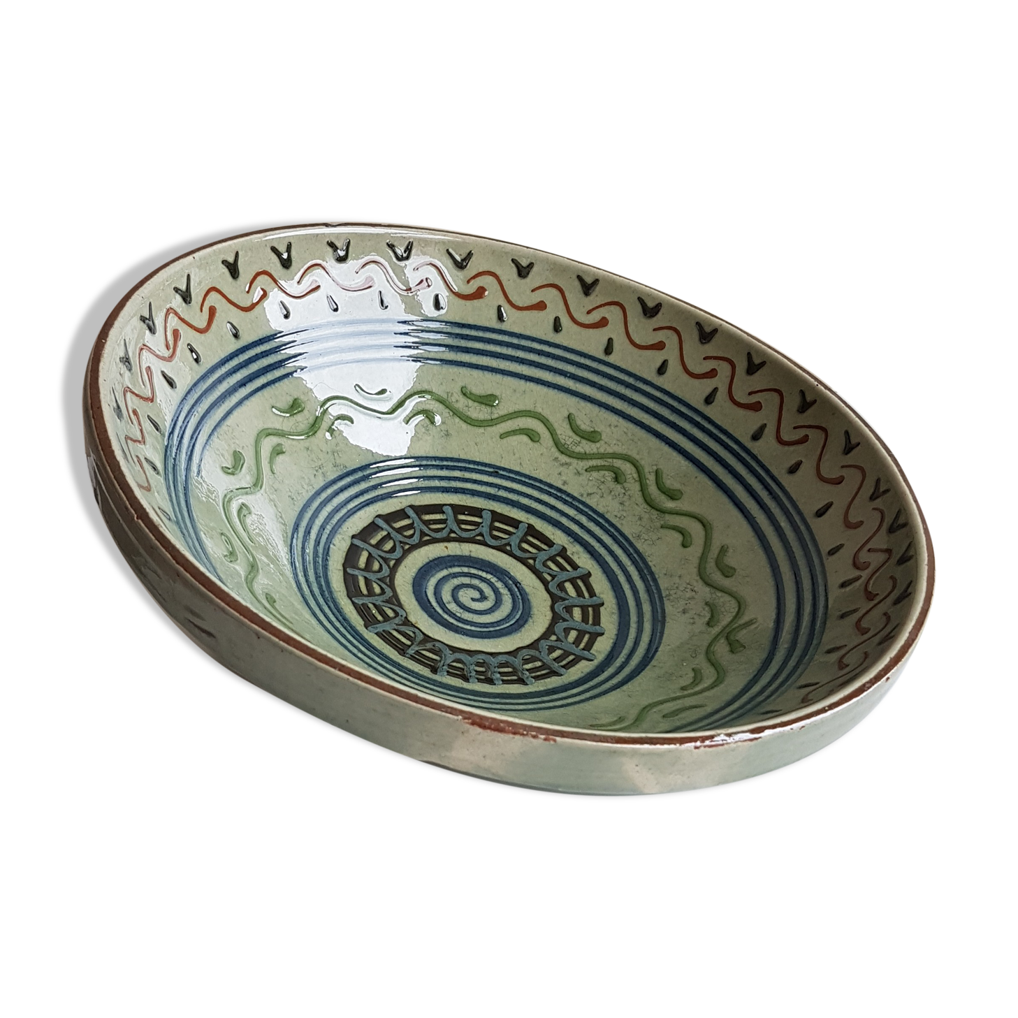 Former artisanal emailed dish