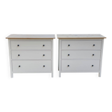 Paire de commodes scandinaves blanches en bois massif