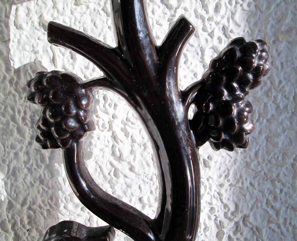 Enamelled cast iron umbrella stand