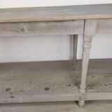 Table serving draper