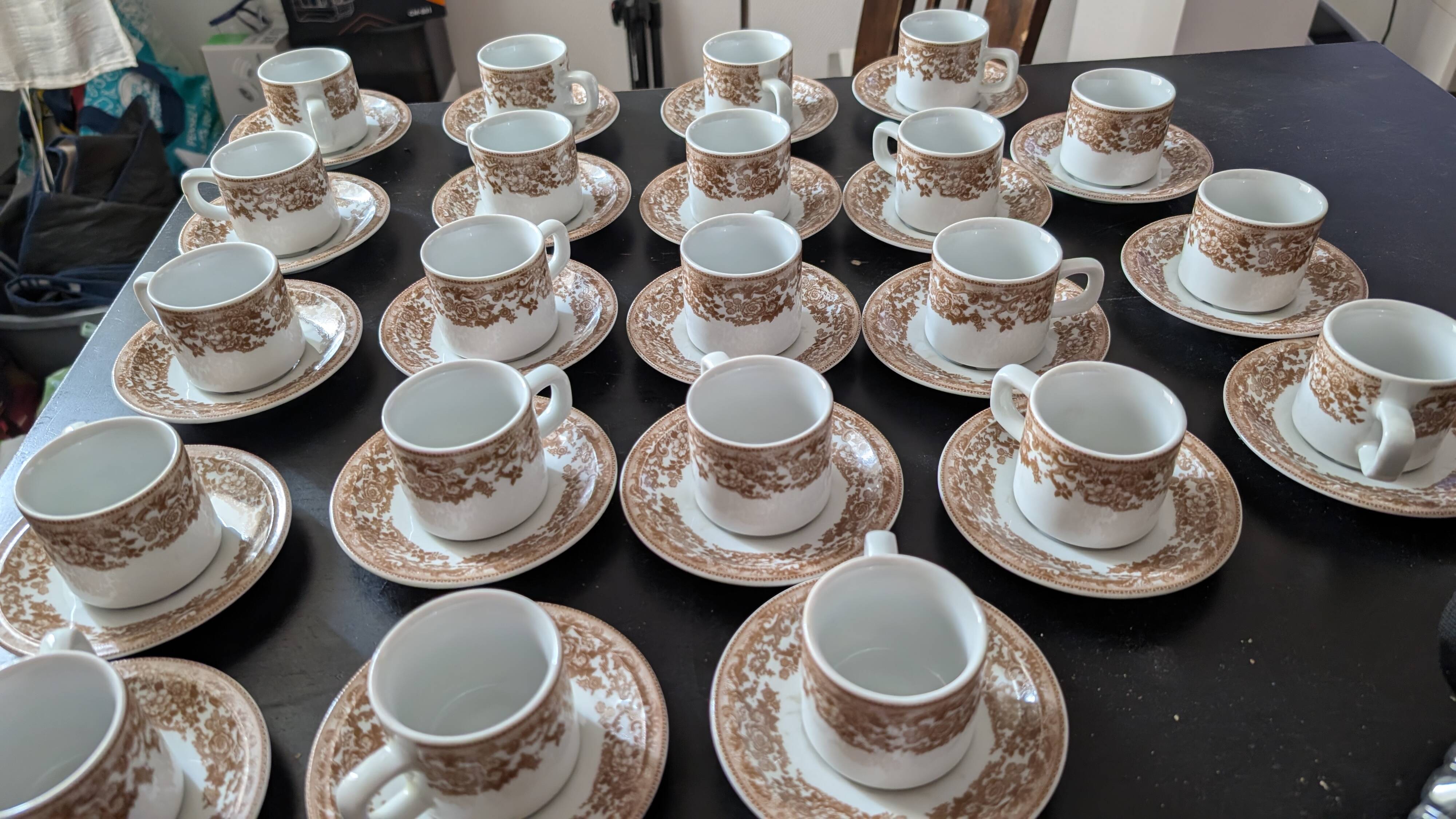 22 cups and saucers Bareuther Waldsassen distributed by Chomette Favor.