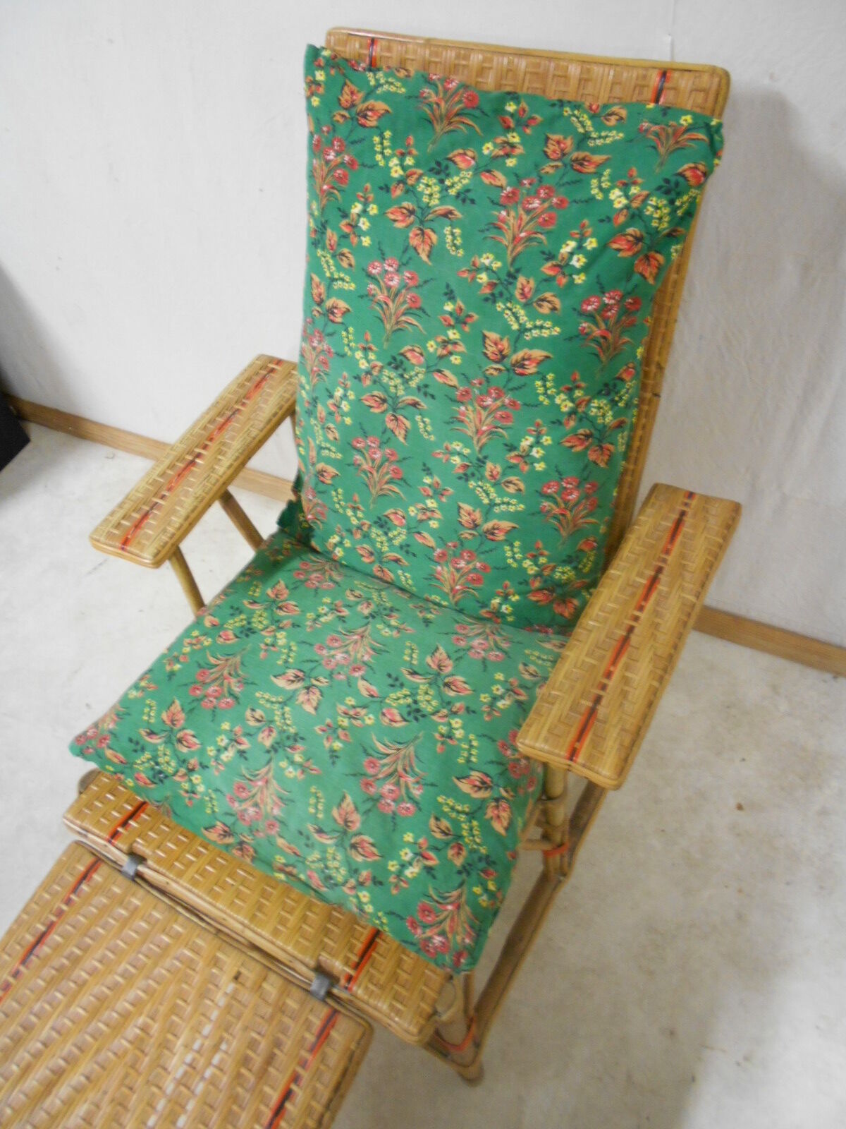 Wicker and rattan lounger