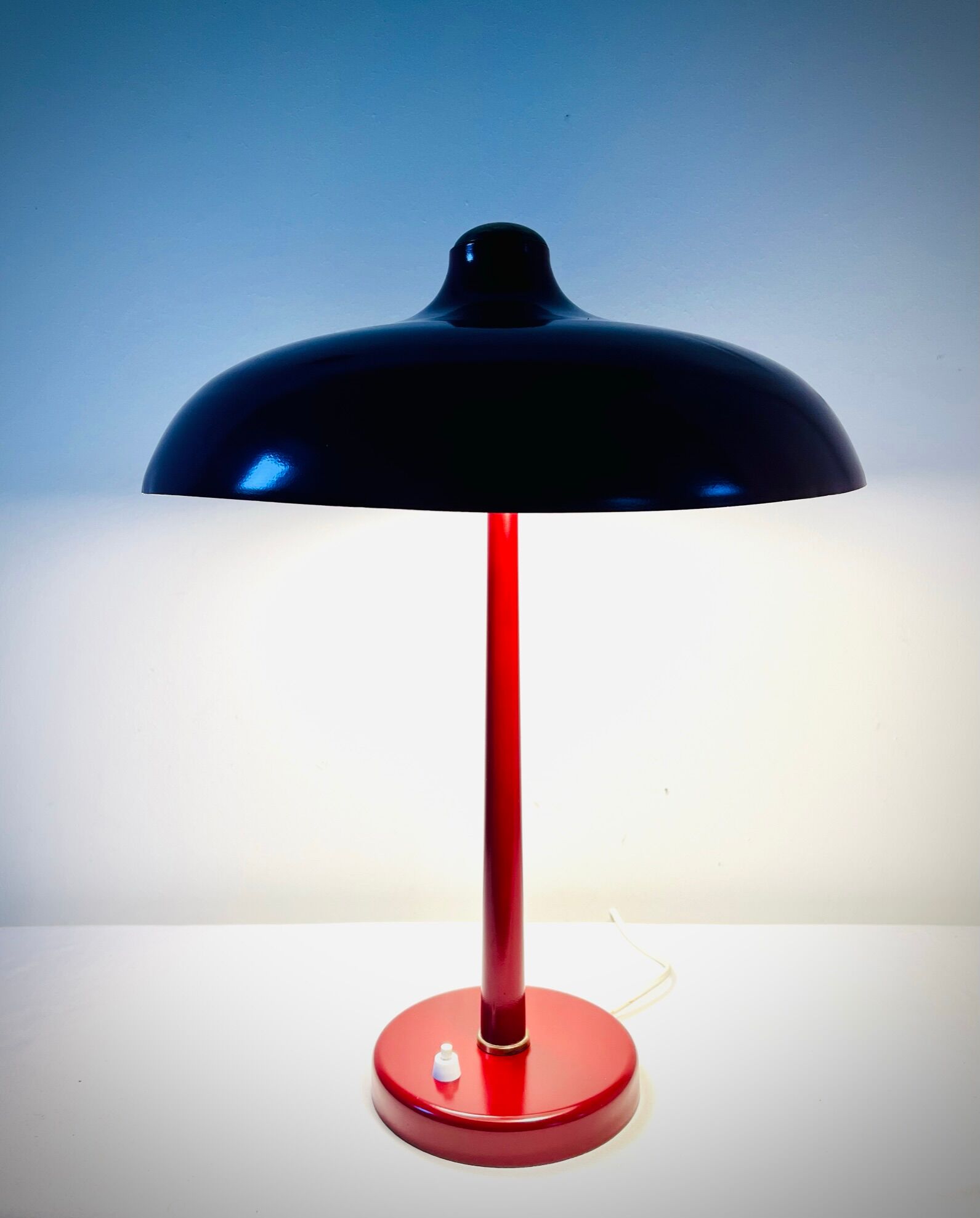 VEB Leuchtenbau - Lutz Rudolph - Glossy Red mushroom Desk lamp