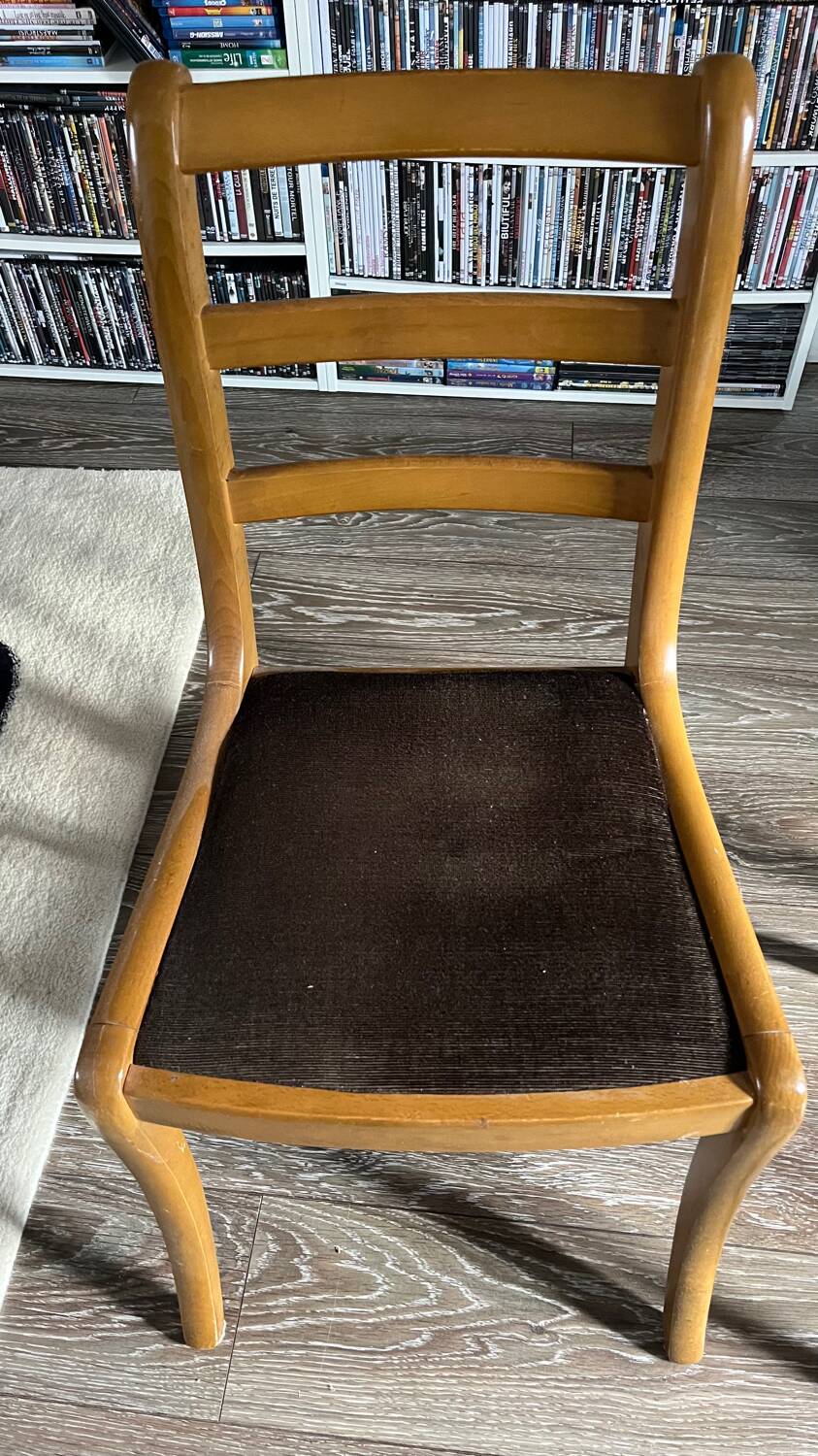 Set of 2 vintage 1950s solid wood chairs – Scandinavian style