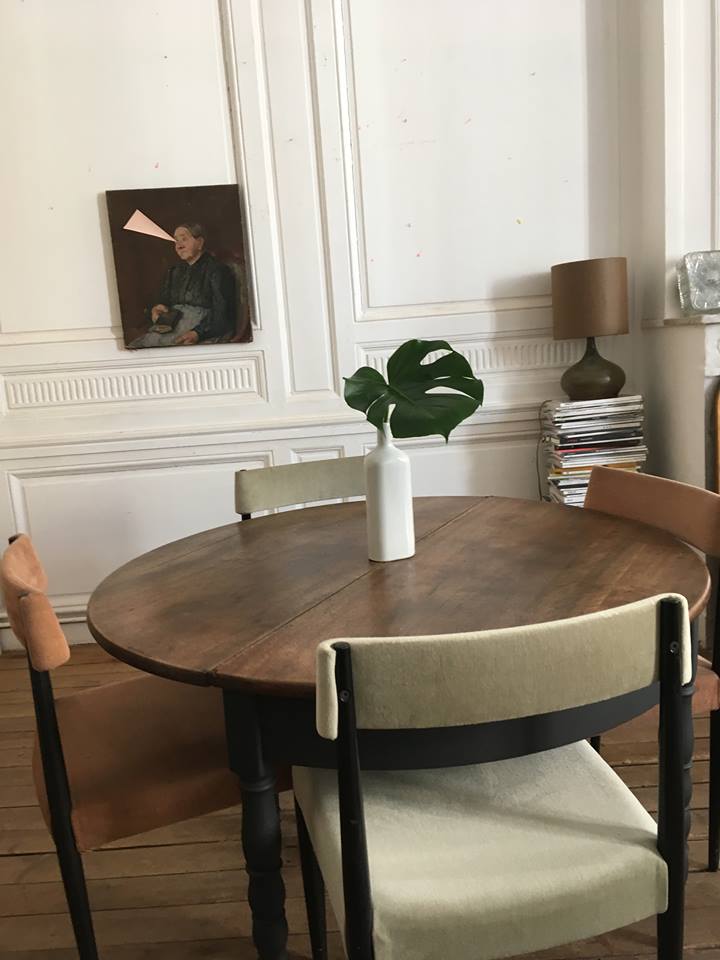 Round table solid wood old