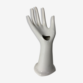 Hand vase in white earthenware