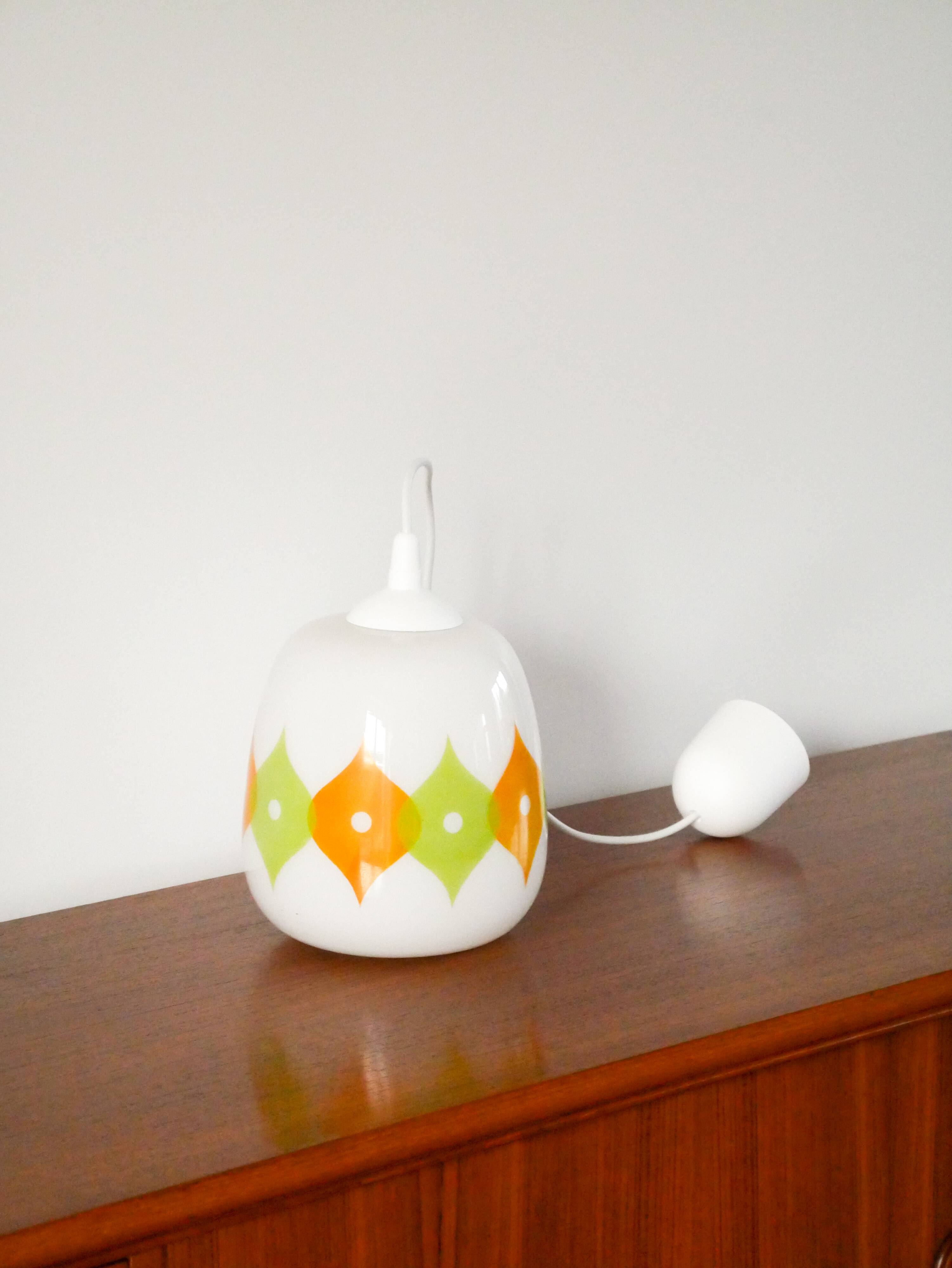 Suspension globe en opaline, à motifs psyché, blanc, vert et orange, 1970
