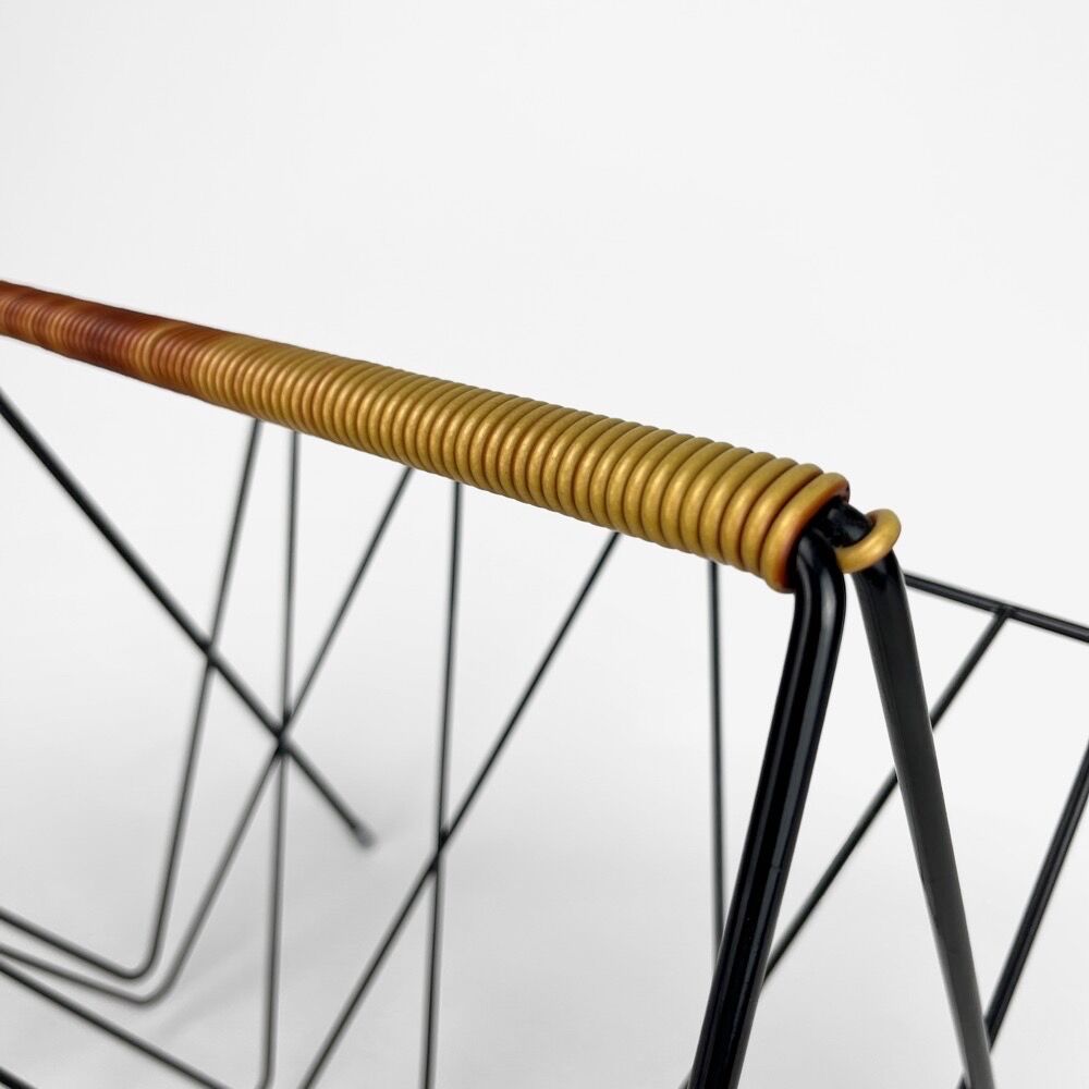 Metal and scoubidou graphic magazine holder 60s