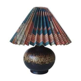 Ceramic lamp with 80s lampshade
