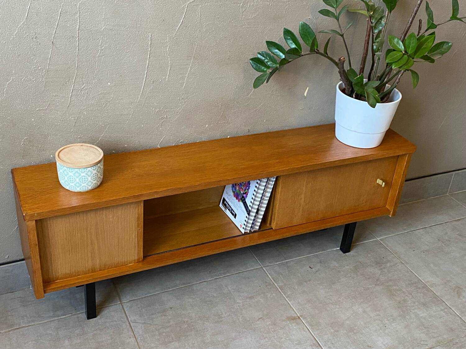 Small vintage wooden sideboard (TV cabinet)