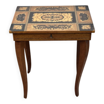 Table à rangement à musique en marqueterie