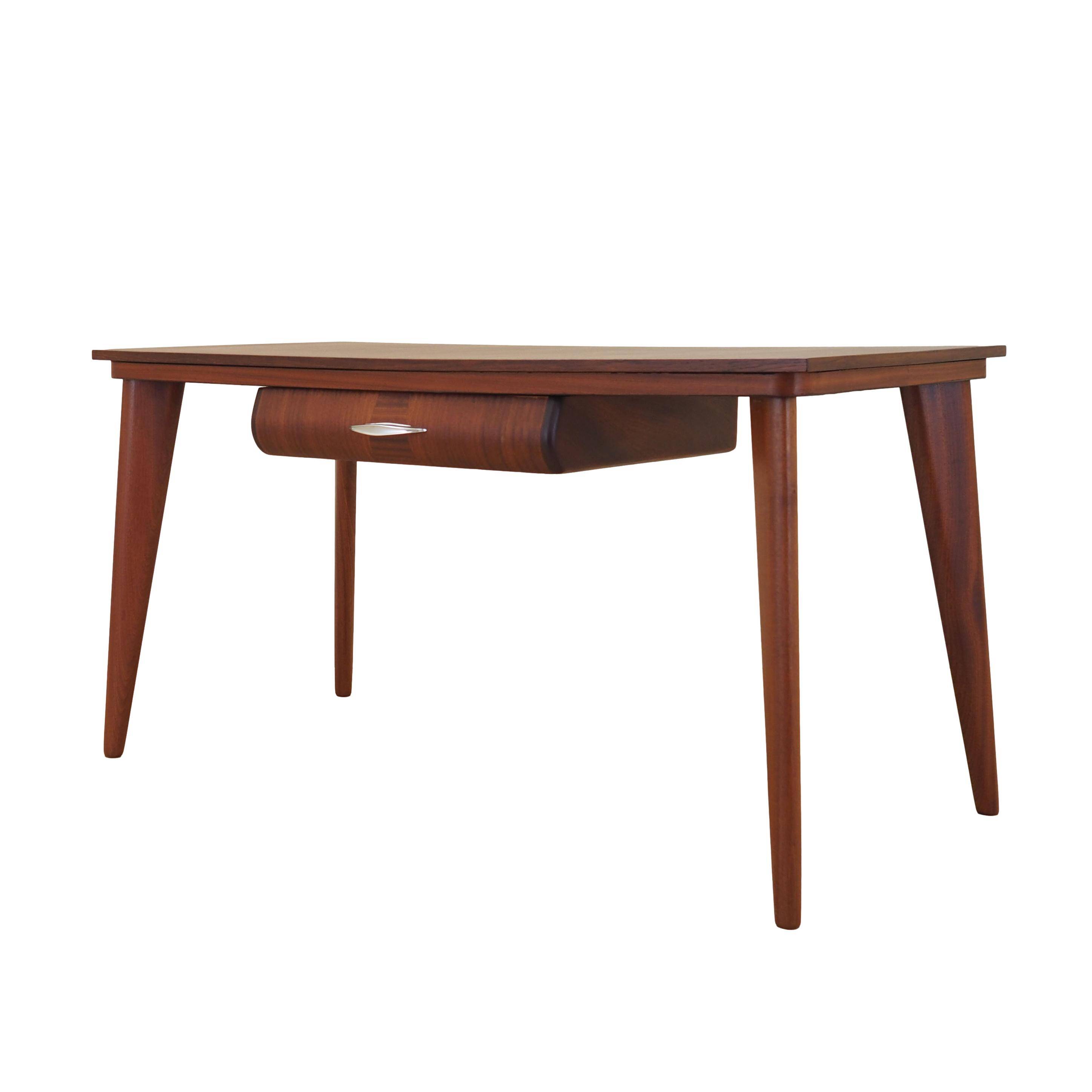 Oak desk, Italian design, 1970s, production: Italy