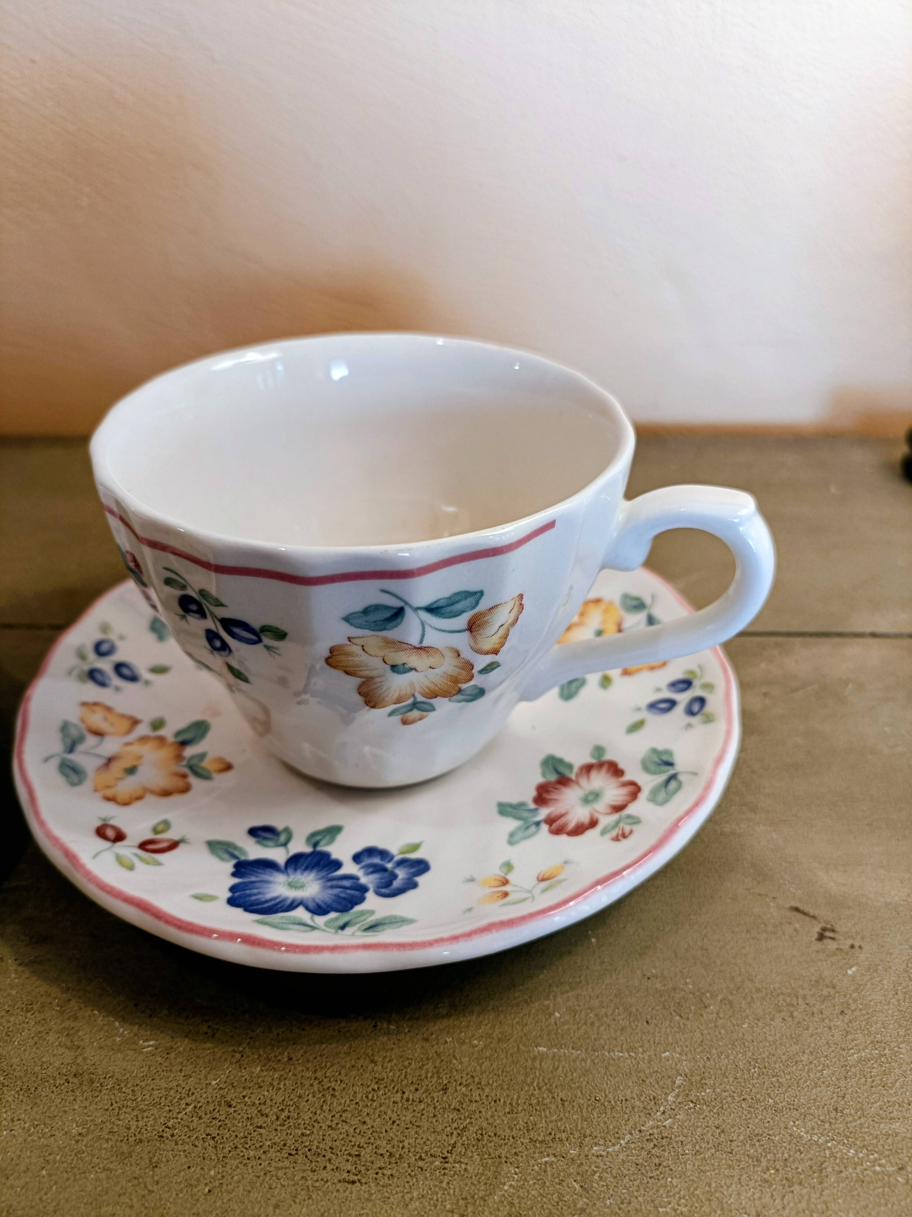 2 tea or coffee cups with saucers Churchill Staffordshire