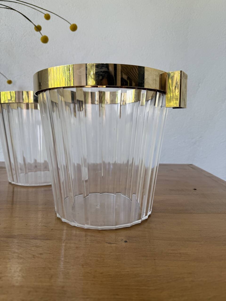 3 seaux à champagne en plexiglas transparent et doré, 1970