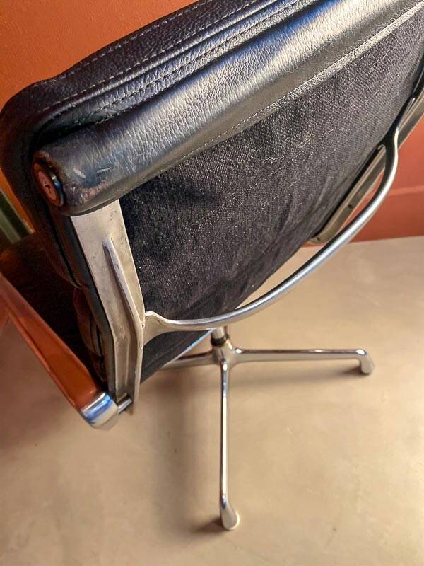 EA 216 armchair Herman Miller old edition