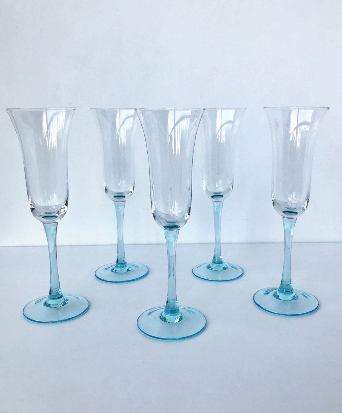 Set of 5 vintage champagne flutes