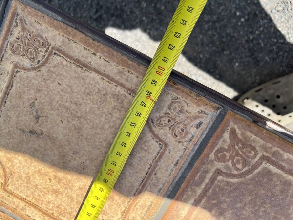 Table de jardin vintage plateau en carreaux céramique piétement fer forgé