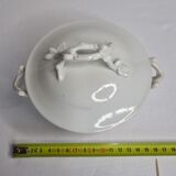 Bonbonnière in white enamelled porcelain, 16 cm