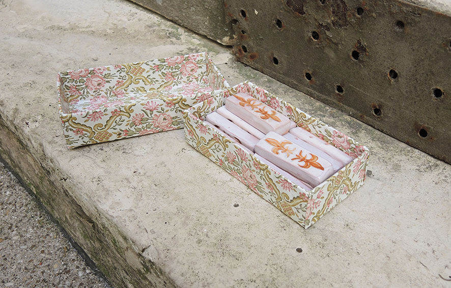 12 ancient fleur de lys knife holders in terracotta