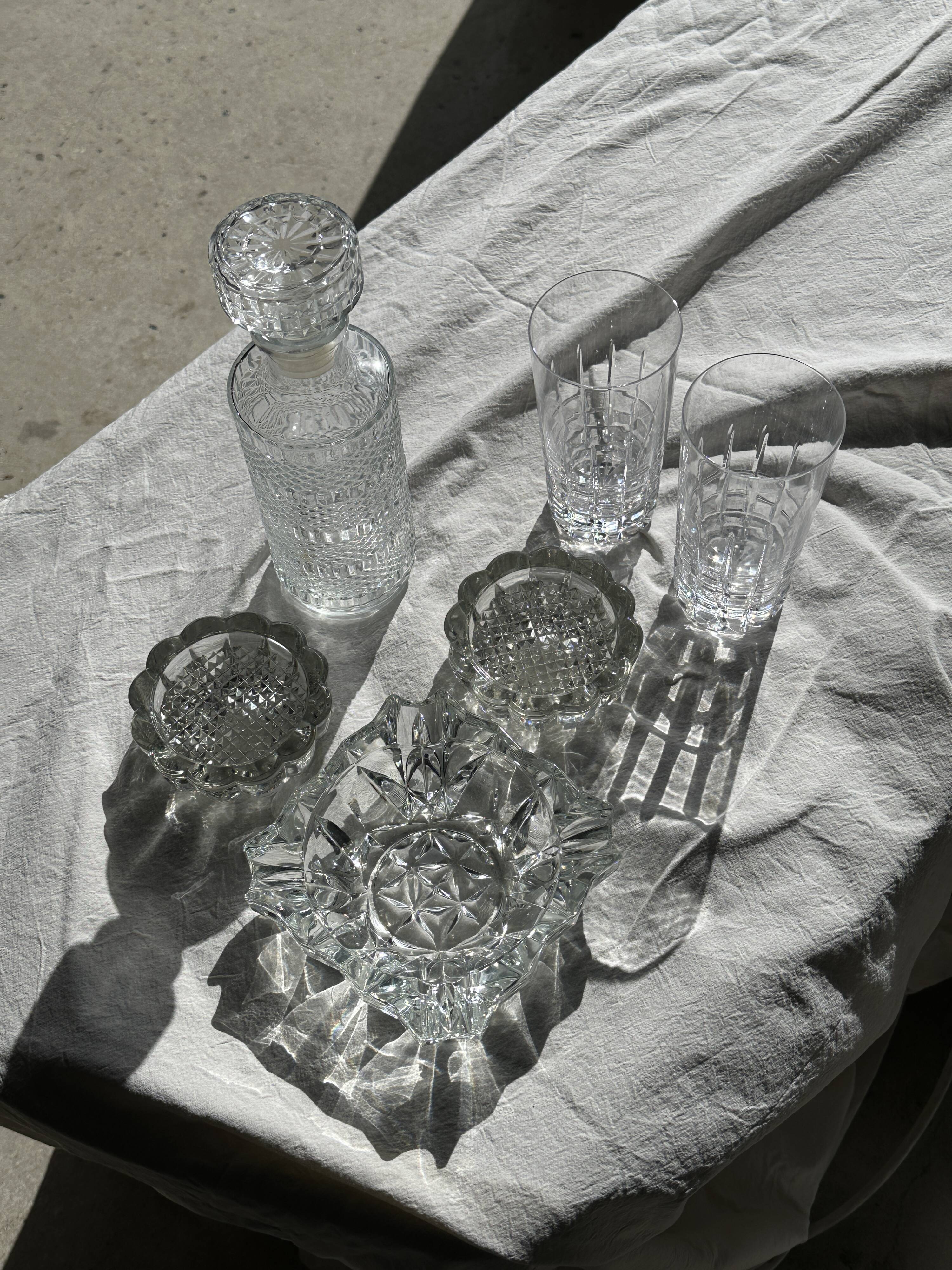 Small glass ashtray in the shape of a flower France Reims Brand MO