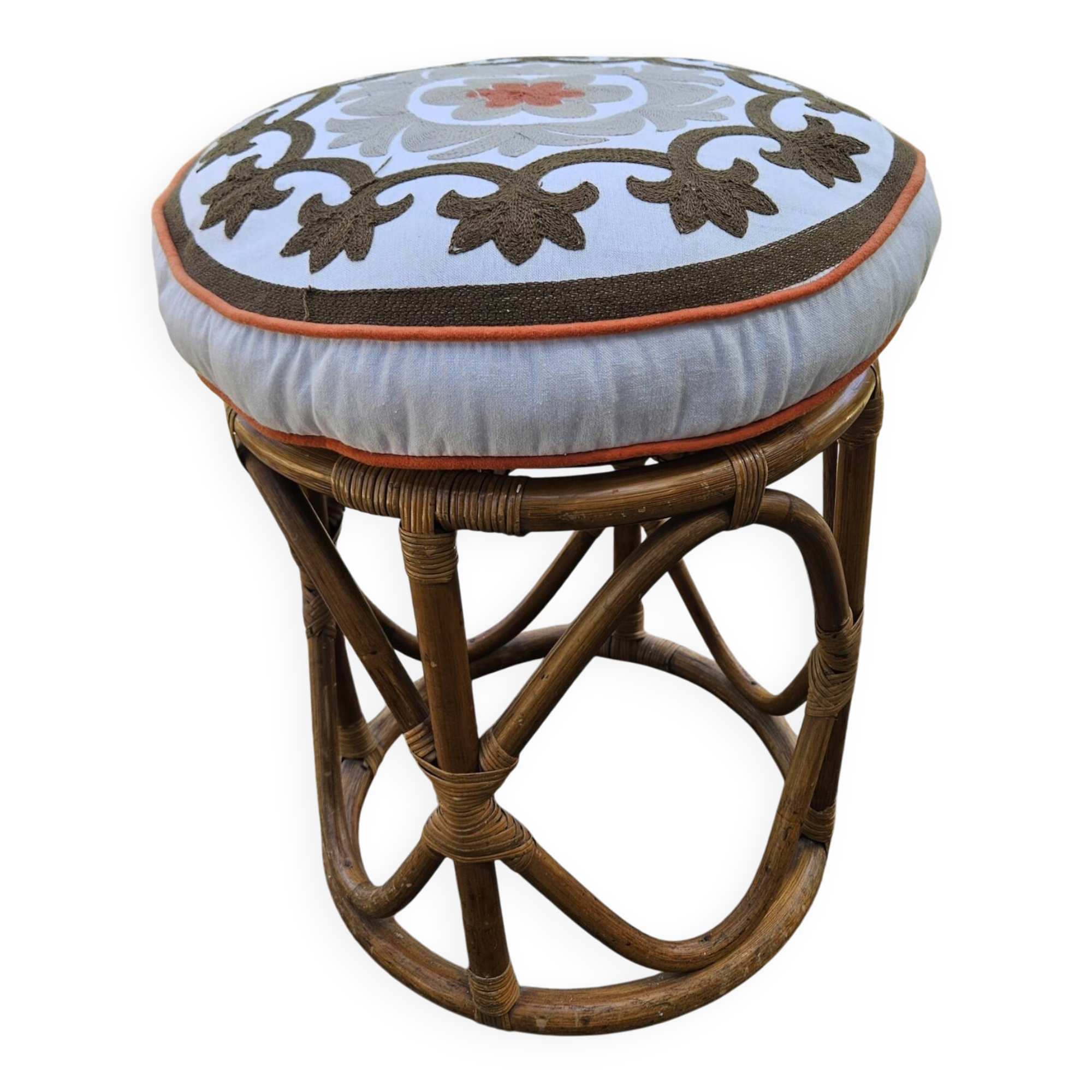 Pouf en rotin avec coussin